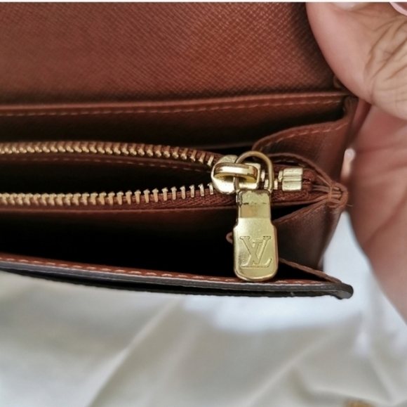 Louis Vuitton Classic Monogram Canvas wallet cardholders - Picture 12 of 13